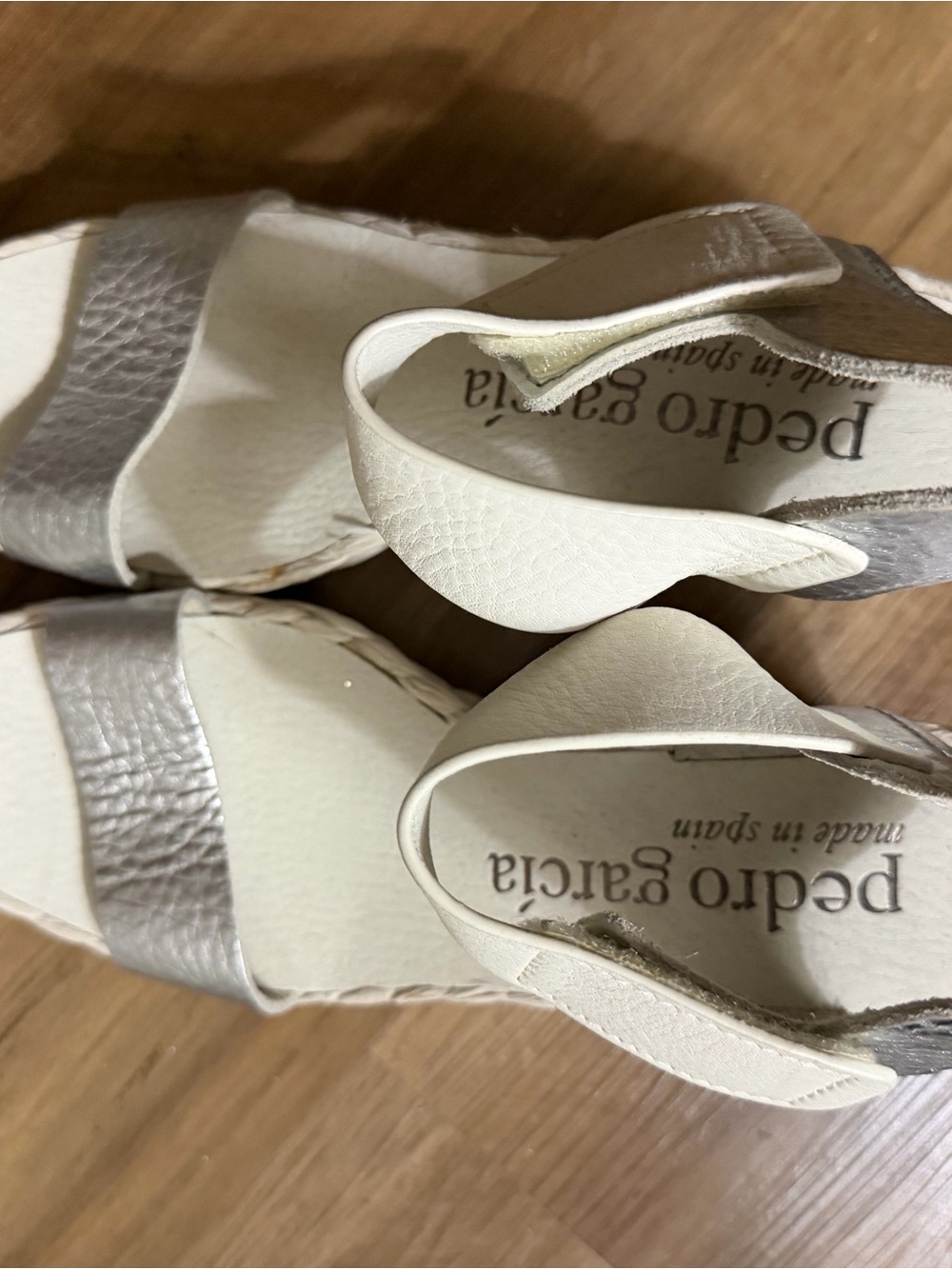 Pedro Garcia Silver Metallic Leather Wedge Sandal - Picture 5 of 7